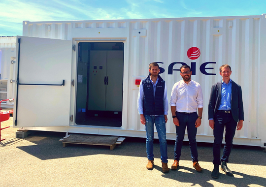 Hydrogène vert et renouvelable : SPIE conçoit, assemble et installe deux shelters électriques pour Lhyfe